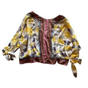 Free People Size XS Boho Button Up Lemon Print Bow Top Blouse. Great Condition!